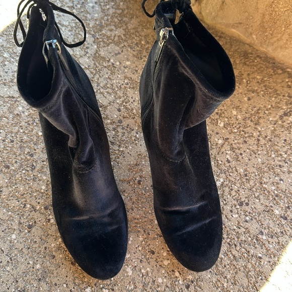 Libby Edelman black velvet bootie size 6.5 - Picture 4 of 10